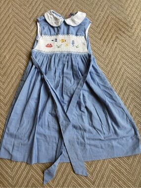 Orient expressed size 6 smocked dress